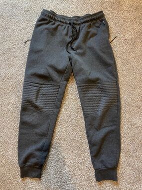 Beverly Hills Polo Club Men’s Dark Gray Rib-Knee Jogger Sweatpants